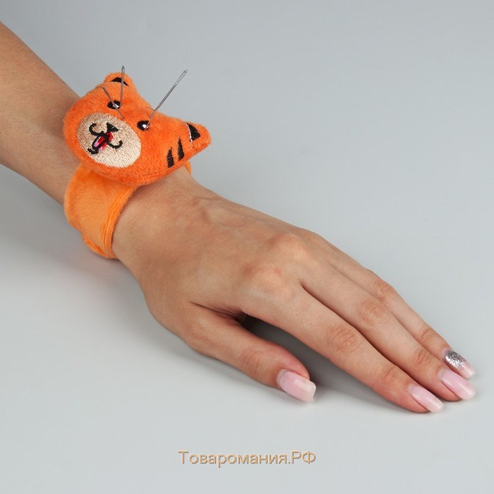 Игольница на браслете «Тигра», 23 × 6,5 см, цвет оранжевый